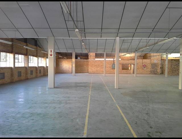 1,056M² WAREHOUSE TO LET IN MAITLAND